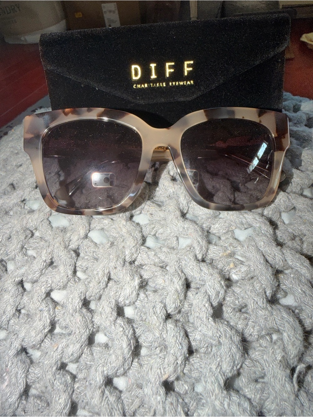 Diff Eyewear Cream Tortoise Square Sunglasses